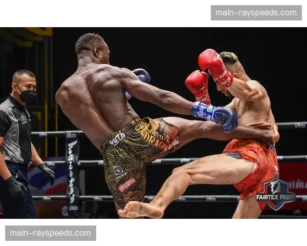 尔康TKO埃尔努尔·穆斯塔法耶夫，晋级WLF MAX67公斤级决赛