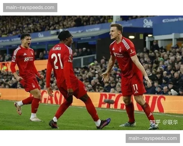 保级六分战前瞻：诺丁汉森林与埃弗顿的生死对决，防守稳定性成关键。