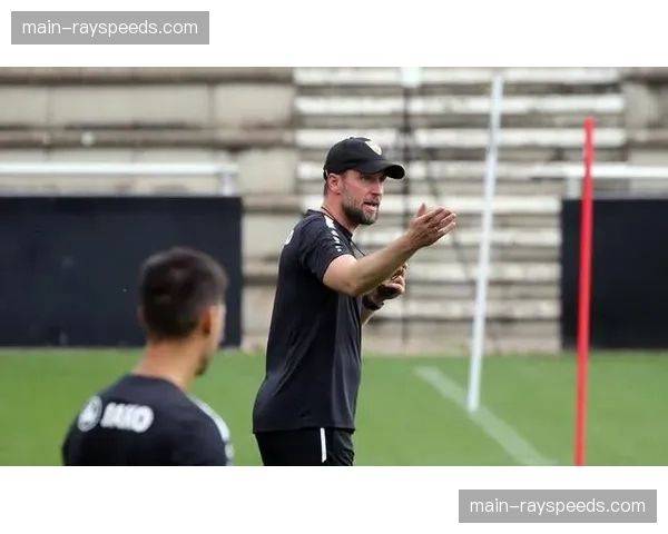 斯图加特主帅赛前确认,核心中场已恢复完整合练 斯图加特主帅赛前确认,核心中场已恢复完整合练